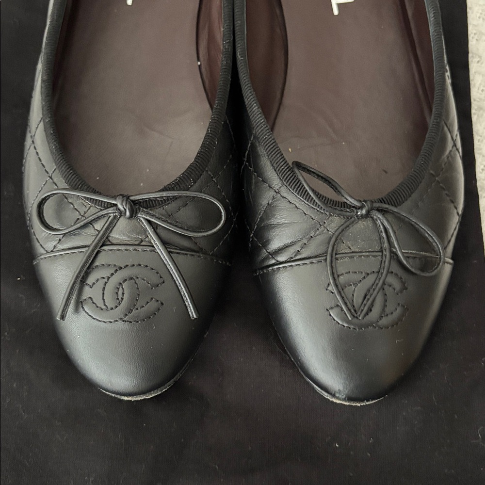 CHANEL Black Leather Quilted Ballet Flats - Picture 2 of 7